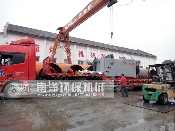 網(wǎng)帶烘干機(jī)裝車(chē)